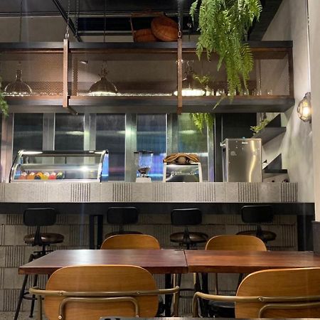 The Retro Tai-Pan Hotel Tainan Luaran gambar