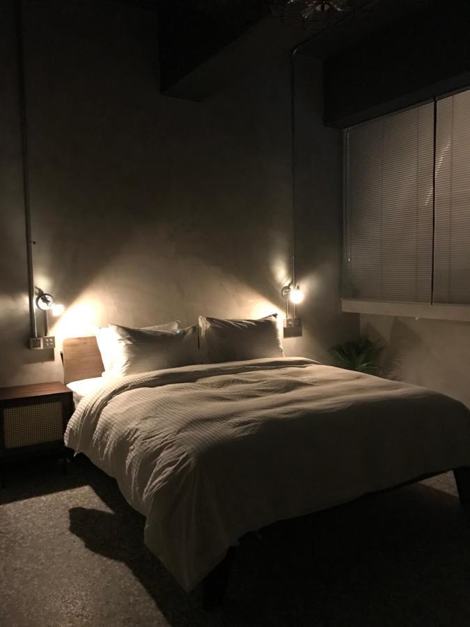 The Retro Tai-Pan Hotel Tainan Luaran gambar