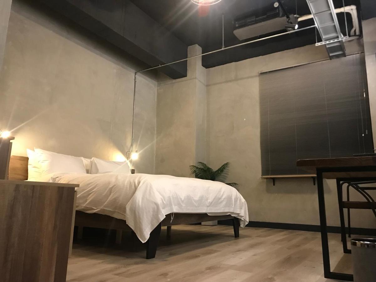 The Retro Tai-Pan Hotel Tainan Luaran gambar