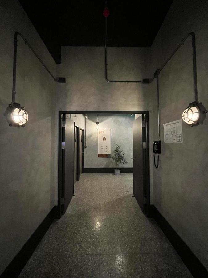 The Retro Tai-Pan Hotel Tainan Luaran gambar