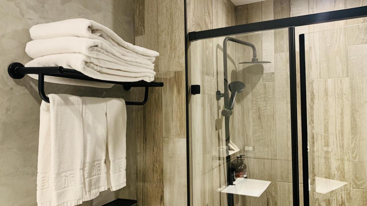 The Retro Tai-Pan Hotel Tainan Luaran gambar