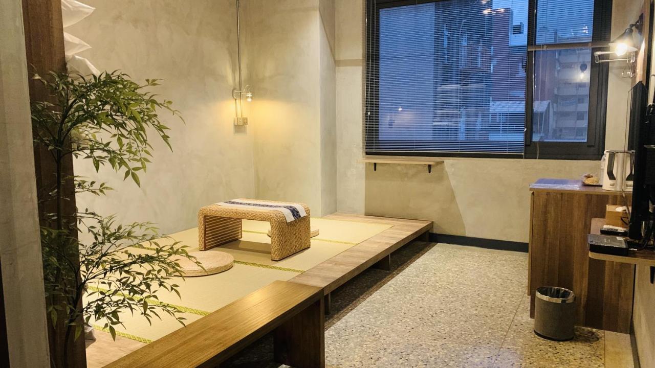The Retro Tai-Pan Hotel Tainan Luaran gambar